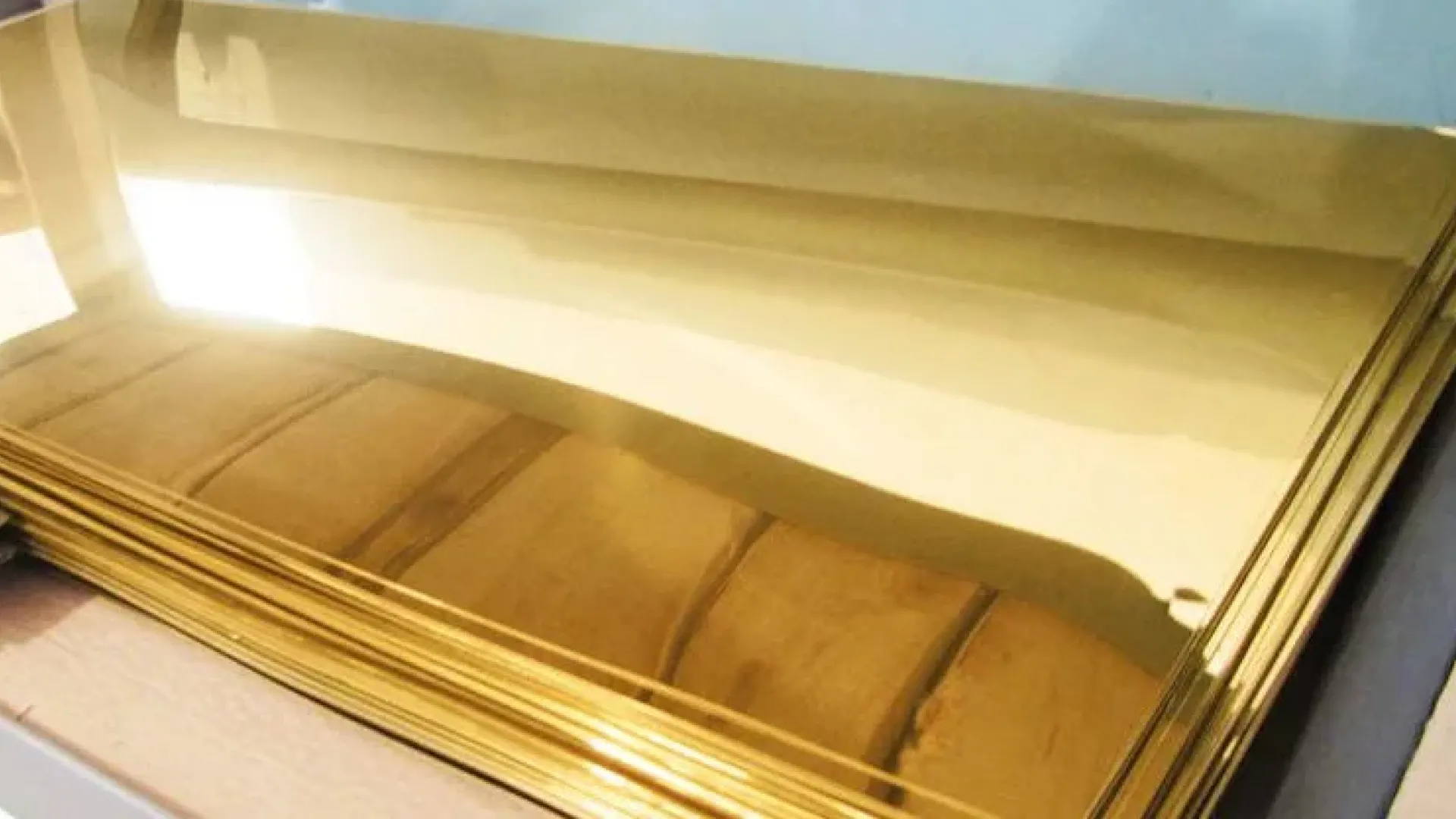 Золочение вакуумное